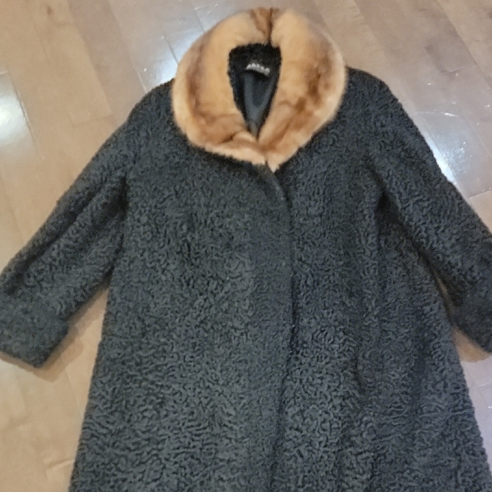Persian wool Long Coat With Fur Collar